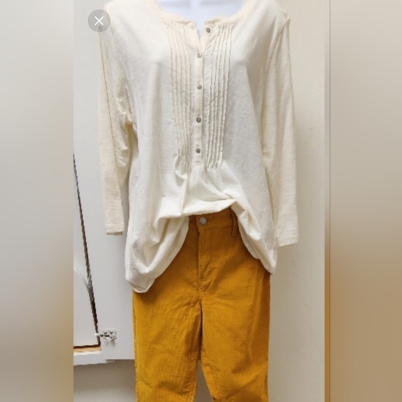 Eddie Bauer Ruffle & Button front shirt, Cream color, size L - Picture 7 of 7